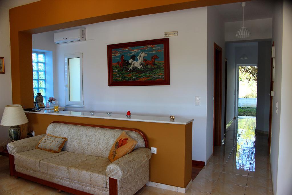 Sofia Filoxenia House Villa คาลีเวส ภายนอก รูปภาพ